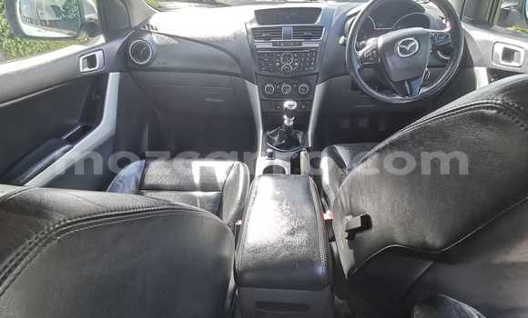 Comprar Usado Mazda BT-50 Branco Carro em Maputo em Maputo Comprar Usado Mazda BT-50 Branco Carro em Maputo em Maputo