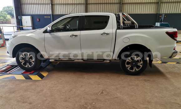 Comprar Usado Mazda BT-50 Branco Carro em Maputo em Maputo Comprar Usado Mazda BT-50 Branco Carro em Maputo em Maputo