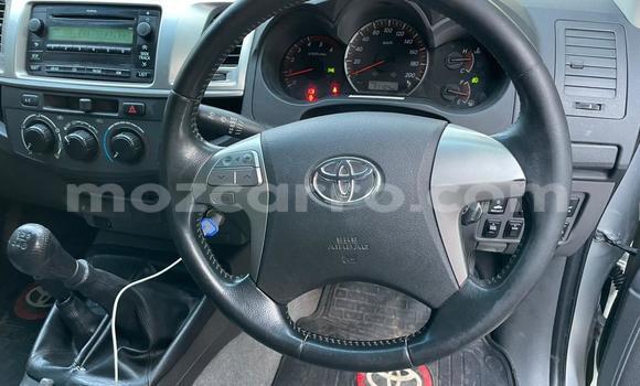 Comprar Usado Toyota Hilux Prata Carro em Maputo em Maputo Comprar Usado Toyota Hilux Prata Carro em Maputo em Maputo