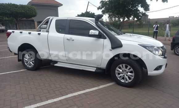 Tenga Tsaru Mazda BT-50 Chena Mota in Maputo in Maputo Tenga Tsaru Mazda BT-50 Chena Mota in Maputo in Maputo