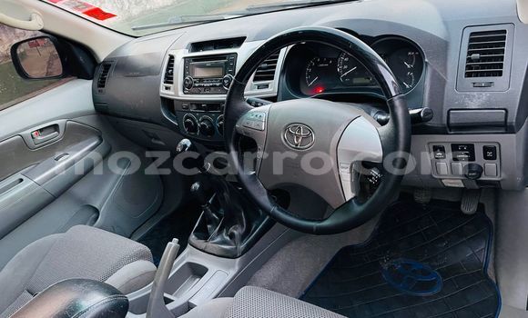 Comprar Usado Toyota Hilux Branco Carro em Maputo em Maputo Comprar Usado Toyota Hilux Branco Carro em Maputo em Maputo