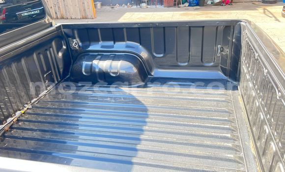 Nunua Ilio tumika Toyota Hiluxe Revo Fedha Gari ndani ya Maputo nchini Maputo Nunua Ilio tumika Toyota Hiluxe Revo Fedha Gari ndani ya Maputo nchini Maputo