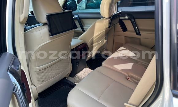 Nunua Ilio tumika Toyota Land Cruiser Prado Nyeupe Gari ndani ya Maputo nchini Maputo Nunua Ilio tumika Toyota Land Cruiser Prado Nyeupe Gari ndani ya Maputo nchini Maputo