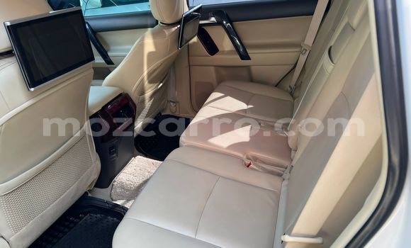 Nunua Ilio tumika Toyota Land Cruiser Prado Nyeupe Gari ndani ya Maputo nchini Maputo Nunua Ilio tumika Toyota Land Cruiser Prado Nyeupe Gari ndani ya Maputo nchini Maputo