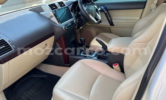 Nunua Ilio tumika Toyota Land Cruiser Prado Nyeupe Gari ndani ya Maputo nchini Maputo Nunua Ilio tumika Toyota Land Cruiser Prado Nyeupe Gari ndani ya Maputo nchini Maputo