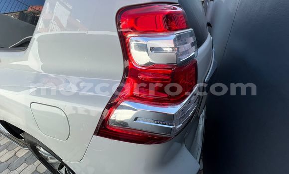 Nunua Ilio tumika Toyota Land Cruiser Prado Nyeupe Gari ndani ya Maputo nchini Maputo Nunua Ilio tumika Toyota Land Cruiser Prado Nyeupe Gari ndani ya Maputo nchini Maputo