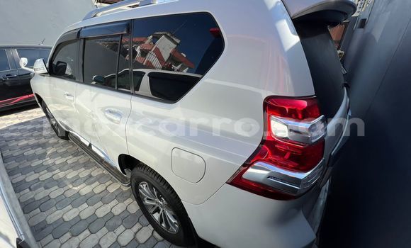 Nunua Ilio tumika Toyota Land Cruiser Prado Nyeupe Gari ndani ya Maputo nchini Maputo Nunua Ilio tumika Toyota Land Cruiser Prado Nyeupe Gari ndani ya Maputo nchini Maputo