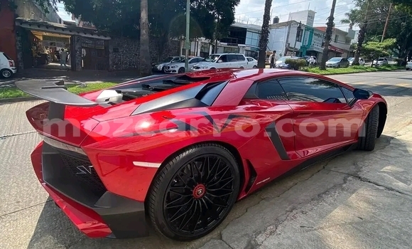 Tenga Tsaru Lamborghini Aventador Tsvuku Mota in Mocambique in Nampula Tenga Tsaru Lamborghini Aventador Tsvuku Mota in Mocambique in Nampula