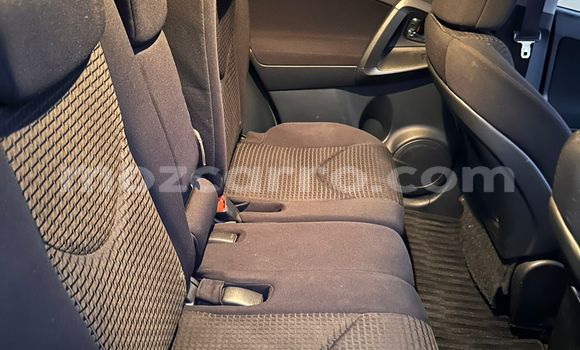 Nunua Ilio tumika Toyota Vanguard Nyeupe Gari ndani ya Maputo nchini Maputo Nunua Ilio tumika Toyota Vanguard Nyeupe Gari ndani ya Maputo nchini Maputo