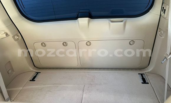 Buy Used Toyota Prado White Car in Maputo in Maputo Buy Used Toyota Prado White Car in Maputo in Maputo