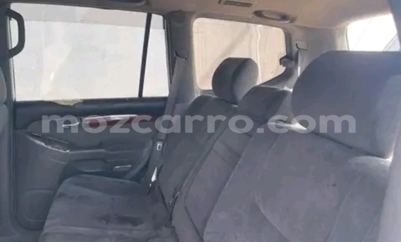 Nunua Ilio tumika Toyota Land Cruiser Prado Nyeupe Gari ndani ya Maputo nchini Maputo Nunua Ilio tumika Toyota Land Cruiser Prado Nyeupe Gari ndani ya Maputo nchini Maputo