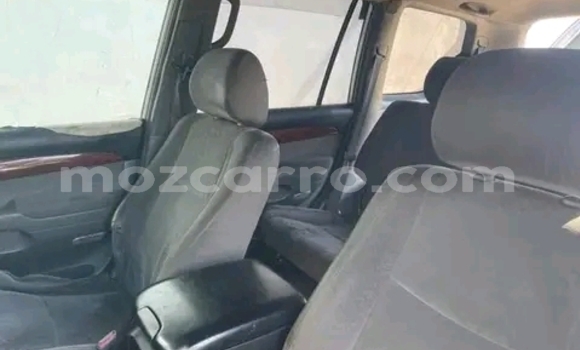 Nunua Ilio tumika Toyota Land Cruiser Prado Nyeupe Gari ndani ya Maputo nchini Maputo Nunua Ilio tumika Toyota Land Cruiser Prado Nyeupe Gari ndani ya Maputo nchini Maputo