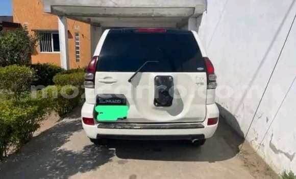 Nunua Ilio tumika Toyota Land Cruiser Prado Nyeupe Gari ndani ya Maputo nchini Maputo Nunua Ilio tumika Toyota Land Cruiser Prado Nyeupe Gari ndani ya Maputo nchini Maputo