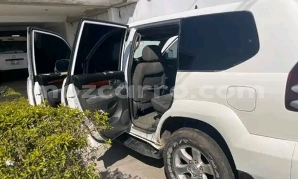 Nunua Ilio tumika Toyota Land Cruiser Prado Nyeupe Gari ndani ya Maputo nchini Maputo Nunua Ilio tumika Toyota Land Cruiser Prado Nyeupe Gari ndani ya Maputo nchini Maputo