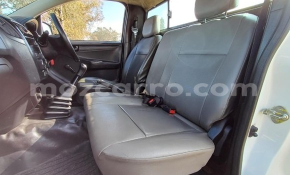 Nunua Ilio tumika Isuzu KB Nyeupe Gari ndani ya Maputo nchini Maputo Nunua Ilio tumika Isuzu KB Nyeupe Gari ndani ya Maputo nchini Maputo