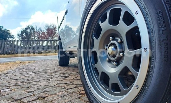 Nunua Ilio tumika Isuzu KB Nyeupe Gari ndani ya Maputo nchini Maputo Nunua Ilio tumika Isuzu KB Nyeupe Gari ndani ya Maputo nchini Maputo