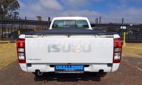 Nunua Ilio tumika Isuzu KB Nyeupe Gari ndani ya Maputo nchini Maputo Nunua Ilio tumika Isuzu KB Nyeupe Gari ndani ya Maputo nchini Maputo