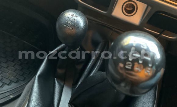 Comprar Usado Nissan Hardbody Branco Carro em Maputo em Maputo Comprar Usado Nissan Hardbody Branco Carro em Maputo em Maputo