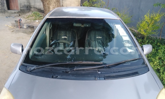 Comprar Usado Toyota Vitz De outros Carro em Beira em Sofala