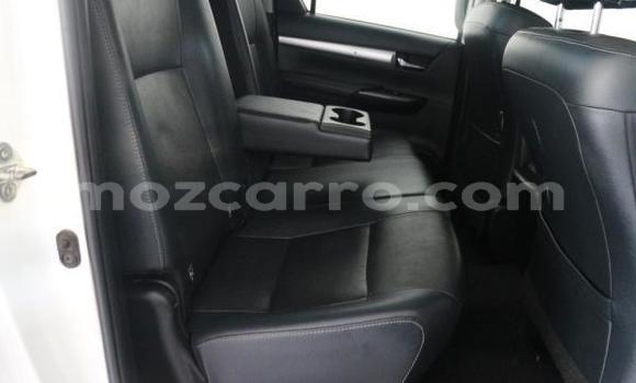 Buy Used Toyota Hiluxe Revo White Car in Maputo in Maputo Buy Used Toyota Hiluxe Revo White Car in Maputo in Maputo