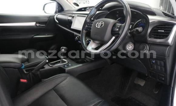 Buy Used Toyota Hiluxe Revo White Car in Maputo in Maputo Buy Used Toyota Hiluxe Revo White Car in Maputo in Maputo