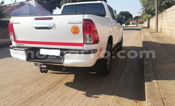 Buy Used Toyota Hiluxe Revo White Car in Maputo in Maputo Buy Used Toyota Hiluxe Revo White Car in Maputo in Maputo