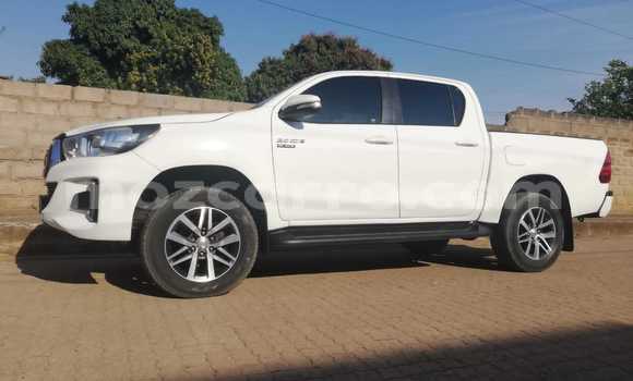 Buy Used Toyota Hiluxe Revo White Car in Maputo in Maputo Buy Used Toyota Hiluxe Revo White Car in Maputo in Maputo