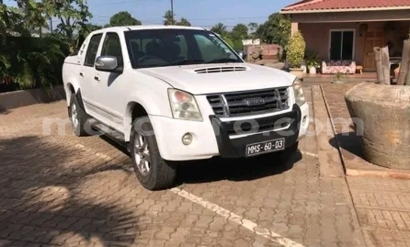 Comprar Usado Isuzu KB Branco Carro em Maputo em Maputo Comprar Usado Isuzu KB Branco Carro em Maputo em Maputo