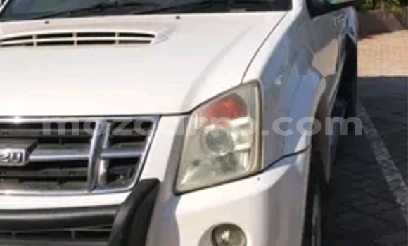 Comprar Usado Isuzu KB Branco Carro em Maputo em Maputo Comprar Usado Isuzu KB Branco Carro em Maputo em Maputo
