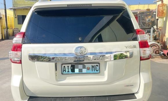 Nunua Ilio tumika Toyota Land Cruiser Prado Nyeupe Gari ndani ya Maputo nchini Maputo Nunua Ilio tumika Toyota Land Cruiser Prado Nyeupe Gari ndani ya Maputo nchini Maputo