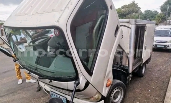 Nunua Ilio tumika Toyota Dyna Nyeupe Gari ndani ya Maputo nchini Maputo Nunua Ilio tumika Toyota Dyna Nyeupe Gari ndani ya Maputo nchini Maputo