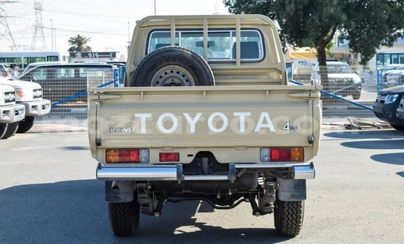 Comprar Importar Toyota Land Cruiser Bege Carro em Import - Dubai em Cabo Delgado Comprar Importar Toyota Land Cruiser Bege Carro em Import - Dubai em Cabo Delgado