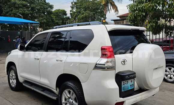 Nunua Ilio tumika Toyota Land Cruiser Prado Nyeupe Gari ndani ya Maputo nchini Maputo Nunua Ilio tumika Toyota Land Cruiser Prado Nyeupe Gari ndani ya Maputo nchini Maputo