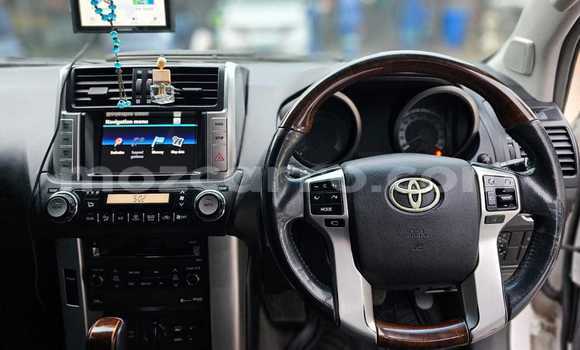 Nunua Ilio tumika Toyota Land Cruiser Prado Nyeupe Gari ndani ya Maputo nchini Maputo Nunua Ilio tumika Toyota Land Cruiser Prado Nyeupe Gari ndani ya Maputo nchini Maputo
