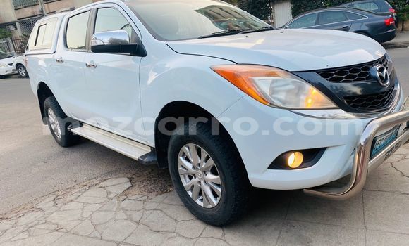 Comprar Usado Mazda BT-50 Branco Carro em Maputo em Maputo Comprar Usado Mazda BT-50 Branco Carro em Maputo em Maputo