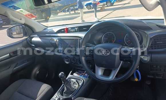 Buy Used Toyota Hiluxe Revo White Car in Maputo in Maputo Buy Used Toyota Hiluxe Revo White Car in Maputo in Maputo