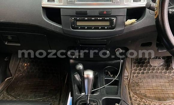 Nunua Ilio tumika Toyota Land Cruiser Nyeupe Gari ndani ya Maputo nchini Maputo