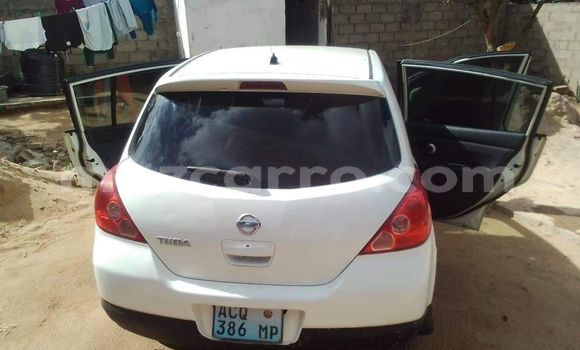 Comprar Usado Nissan Tiida Branco Carro em Maputo em Maputo