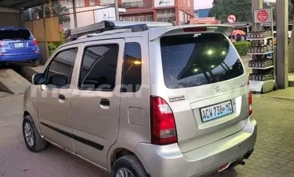 Nunua Ilio tumika Suzuki SX4 Nyingine Gari ndani ya Maputo nchini Maputo Nunua Ilio tumika Suzuki SX4 Nyingine Gari ndani ya Maputo nchini Maputo