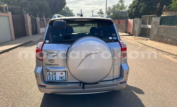 Nunua Ilio tumika Toyota Vanguard Nyeupe Gari ndani ya Maputo nchini Maputo Nunua Ilio tumika Toyota Vanguard Nyeupe Gari ndani ya Maputo nchini Maputo