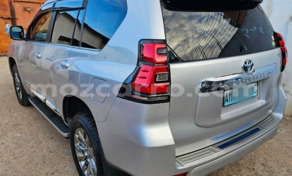 Nunua Ilio tumika Toyota Land Cruiser Prado Fedha Gari ndani ya Maputo nchini Maputo Nunua Ilio tumika Toyota Land Cruiser Prado Fedha Gari ndani ya Maputo nchini Maputo