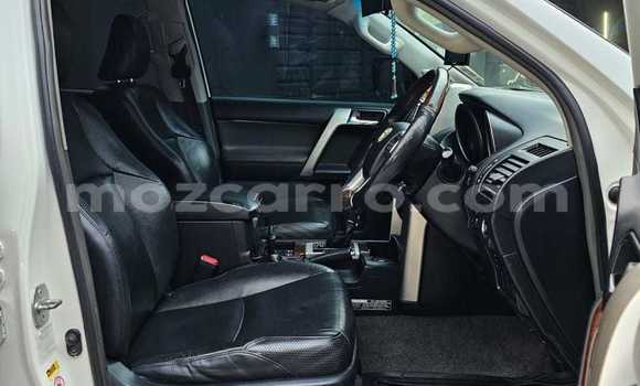 Nunua Ilio tumika Toyota Land Cruiser Prado Nyeupe Gari ndani ya Maputo nchini Maputo Nunua Ilio tumika Toyota Land Cruiser Prado Nyeupe Gari ndani ya Maputo nchini Maputo
