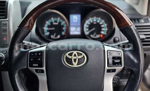 Nunua Ilio tumika Toyota Land Cruiser Prado Nyeupe Gari ndani ya Maputo nchini Maputo Nunua Ilio tumika Toyota Land Cruiser Prado Nyeupe Gari ndani ya Maputo nchini Maputo