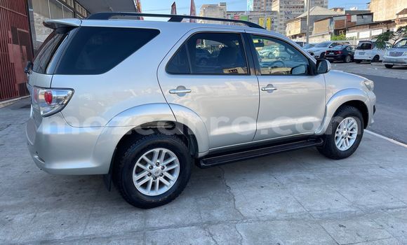 Tenga Tsaru Toyota Fortuner Zvimwe Mota in Maputo in Maputo Tenga Tsaru Toyota Fortuner Zvimwe Mota in Maputo in Maputo