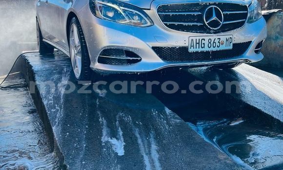 Nunua Ilio tumika Mercedes‒Benz E-Class Nyingine Gari ndani ya Maputo nchini Maputo Nunua Ilio tumika Mercedes‒Benz E-Class Nyingine Gari ndani ya Maputo nchini Maputo
