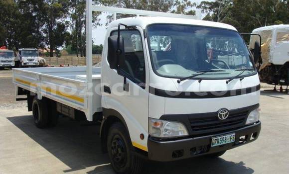 Comprar Usado Toyota Dyna Branco Carro em Maputo em Maputo Comprar Usado Toyota Dyna Branco Carro em Maputo em Maputo