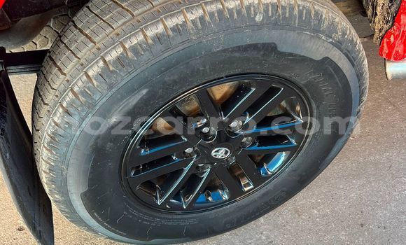 Tenga Tsaru Toyota Hilux Tsvuku Mota in Maputo in Maputo Tenga Tsaru Toyota Hilux Tsvuku Mota in Maputo in Maputo