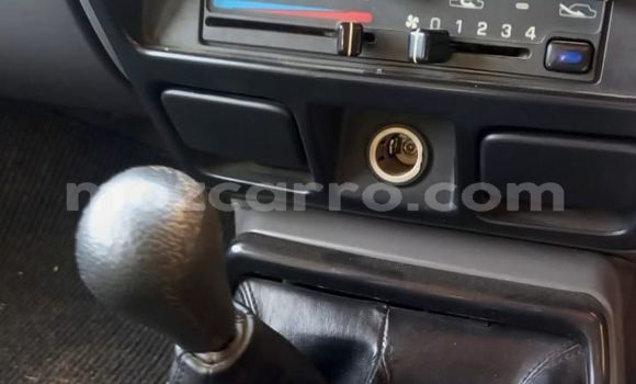 Comprar Usado Nissan Hardbody Prata Carro em Maputo em Maputo Comprar Usado Nissan Hardbody Prata Carro em Maputo em Maputo