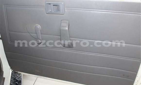 Nunua Ilio tumika Toyota Land Cruiser Nyeupe Gari ndani ya Maputo nchini Maputo Nunua Ilio tumika Toyota Land Cruiser Nyeupe Gari ndani ya Maputo nchini Maputo