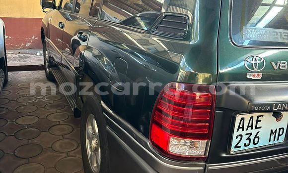 Nunua Ilio tumika Toyota Land Cruiser Prado Kijani Gari ndani ya Maputo nchini Maputo Nunua Ilio tumika Toyota Land Cruiser Prado Kijani Gari ndani ya Maputo nchini Maputo